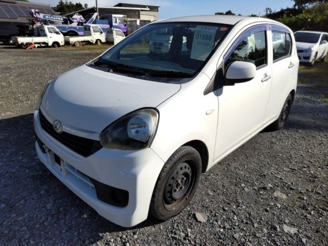 1688 Daihatsu Mira e s LA300S 2014 г. (LUM Tokyo Nyusatsu)